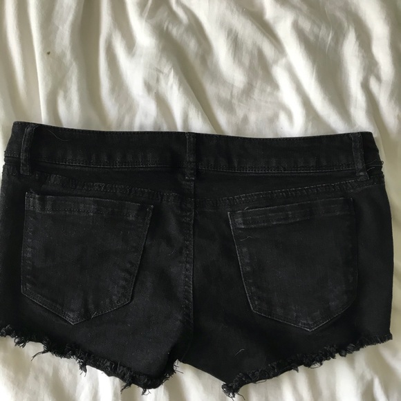 Urban Outfitters Refuge Black Distressed Cutoffs - Picture 4 of 4